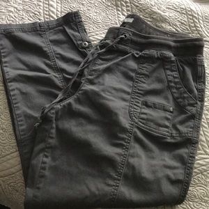 MAURICES CROPPED PANTS SIZE 13/14